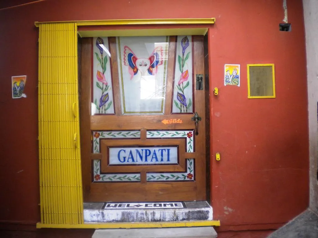 Hotel Ganpati Guest House Varanasi