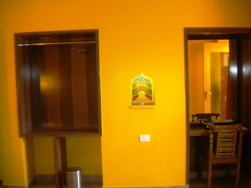 Ganpati Guest House Varanasi 3*,  India